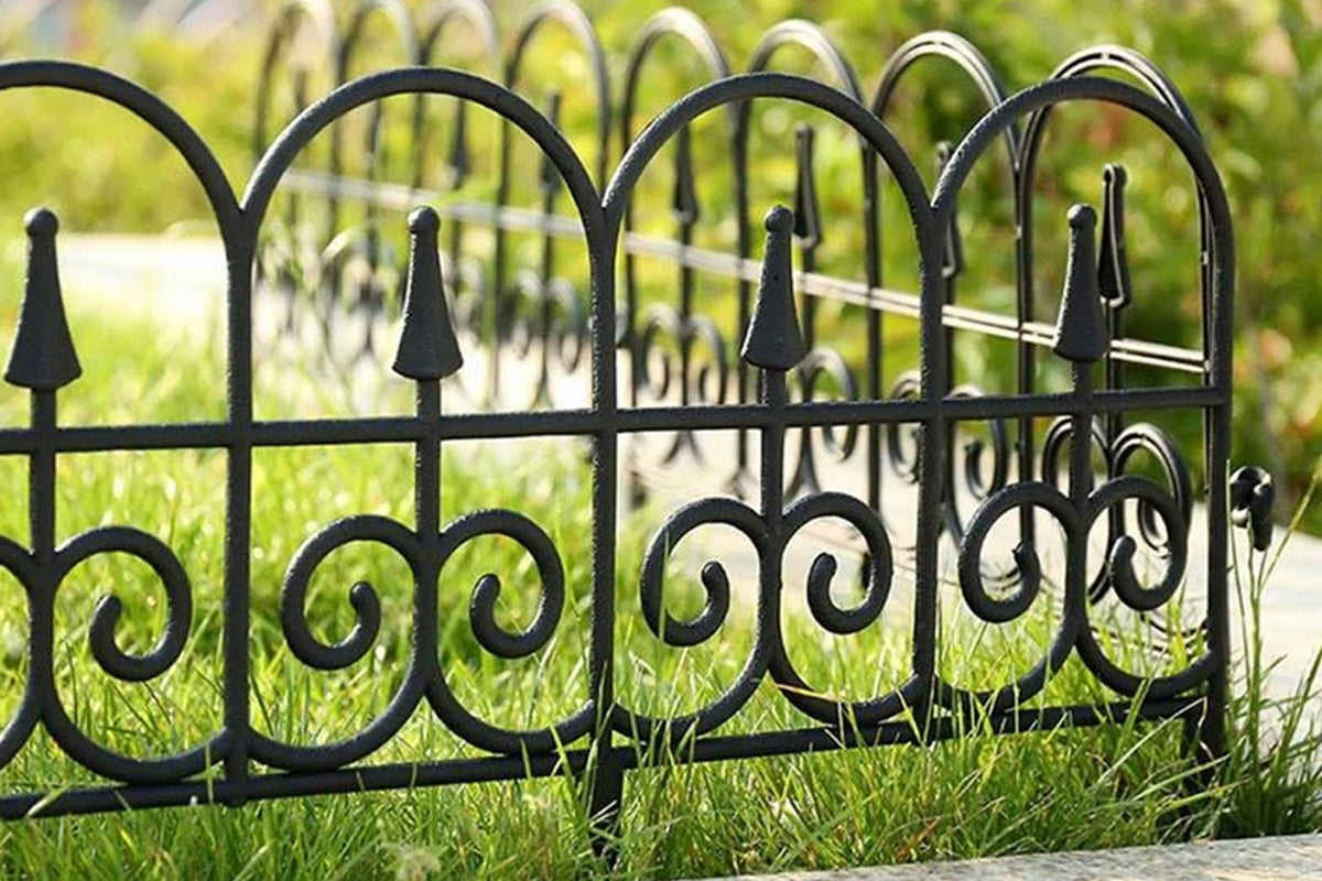 4 pcs Garden Plastic Fence Border Edging Panel Lawn Covers Yard-Black