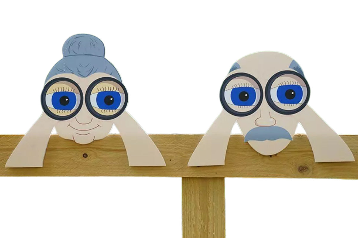 2Pcs Nosy Neighbor Old Man Lady Fence Decoration Yard Garden Fence Sign-Old and Woman Man with Telescope