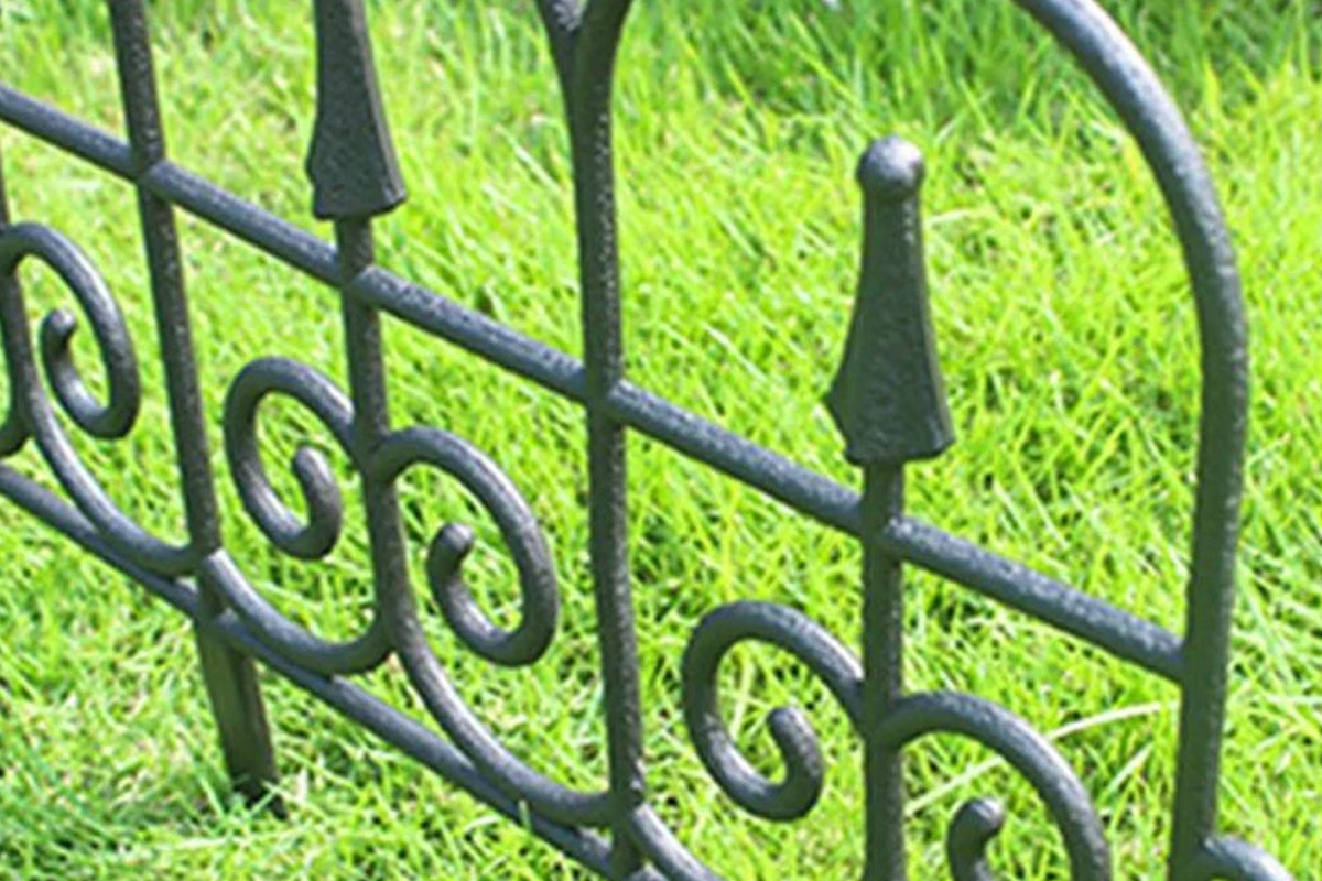 4 pcs Garden Plastic Fence Border Edging Panel Lawn Covers Yard-Black