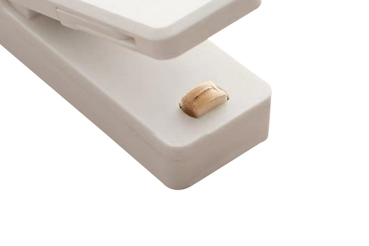 Portable USB Rechargeable 2-In-1 Handheld Heated Vacuum Sealer Cutter Plastic Bags Food Storage Freshness-White