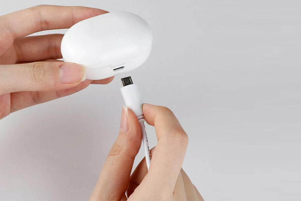 Hearing Aid Invisible Digital In-Ear Enhancer Sound Voice Amplifier Rechargeable-White