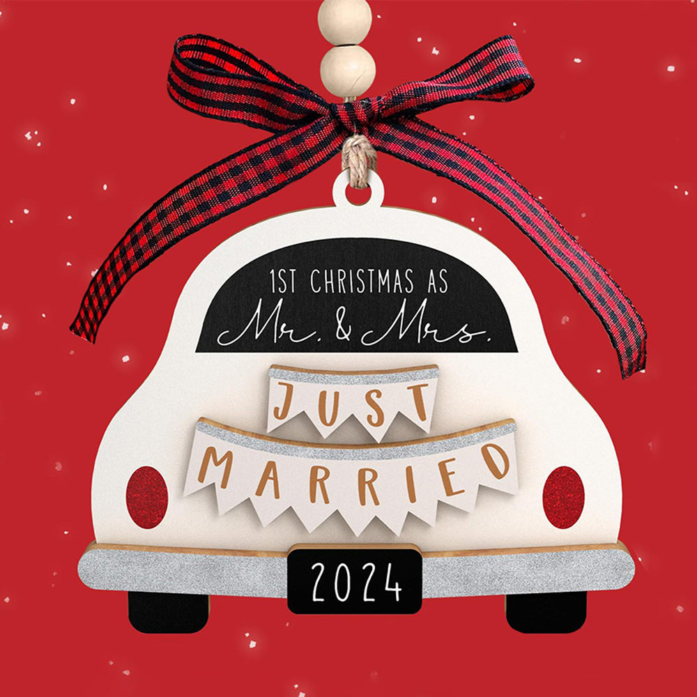 2024  Christmas Ornament Wooden Marriage Ornament for Couples Newlywed Style