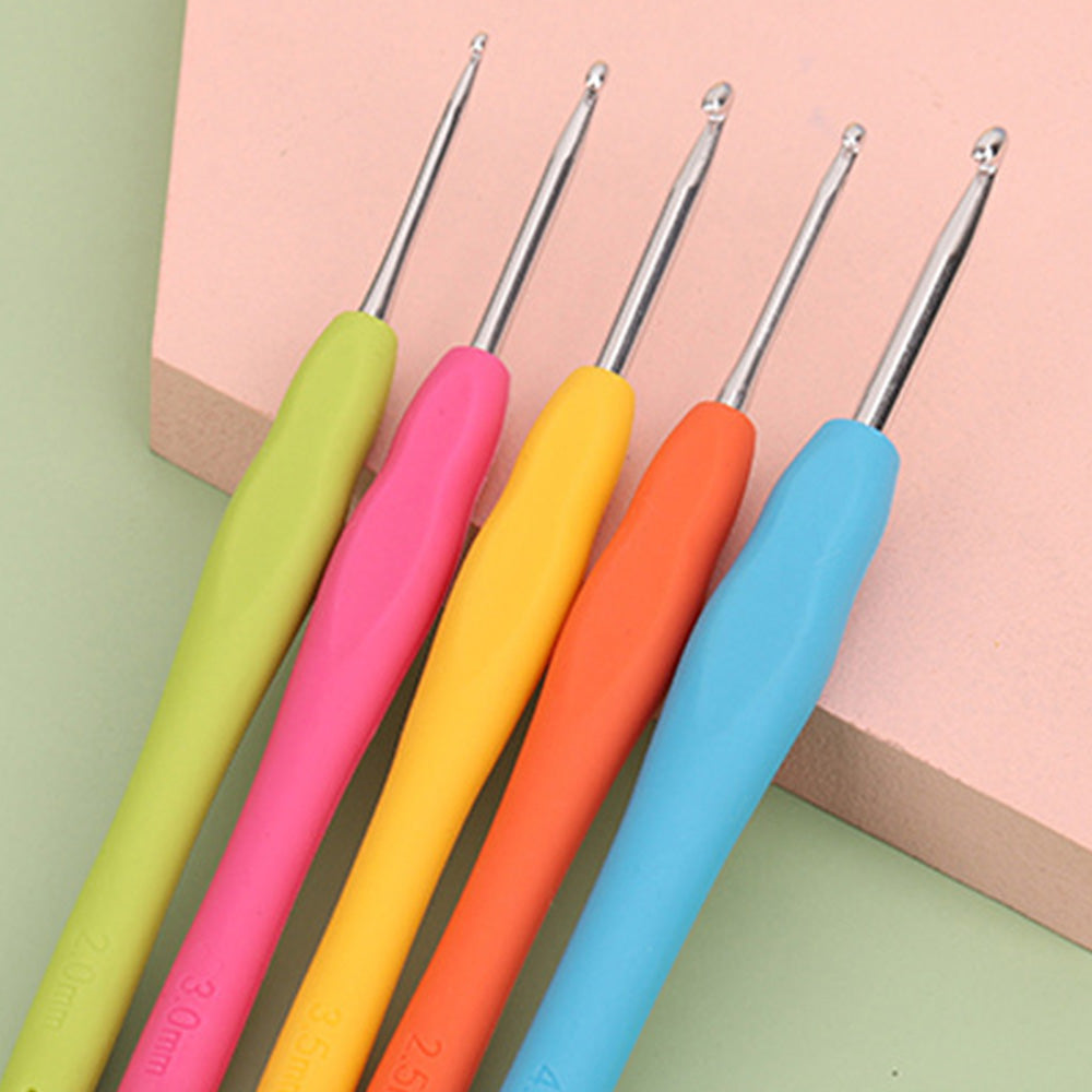 Multicolor Knitting Hook Set with Ergonomic Handles Yarn Craft Kit with Storage Bag
