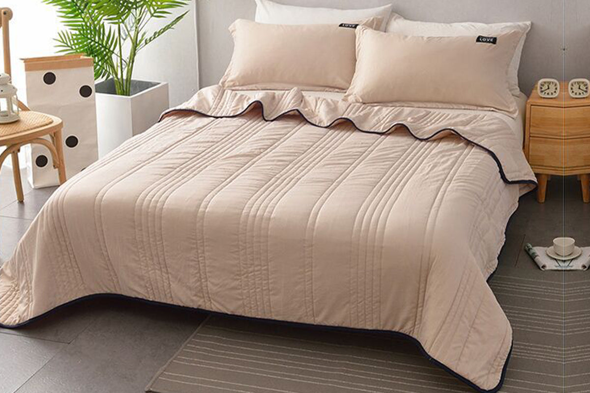 Summer Cooling Blanket Air Condition Thin Quilt Lightweight Cooling Quilt for Hot Sleeper