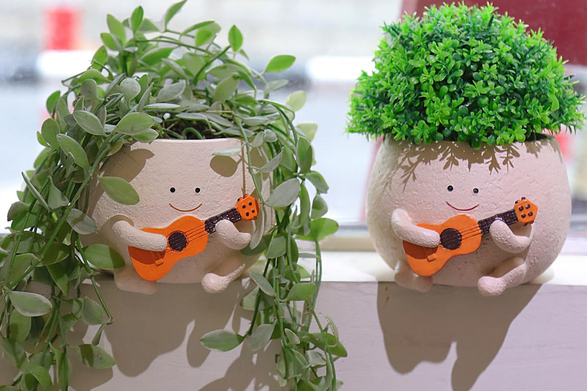 Smily Face Planter Pot with Drainage Hole Cute Resin Head Planters Unique Guitar Succulent Pots for Indoor Outdoor Plants Gift