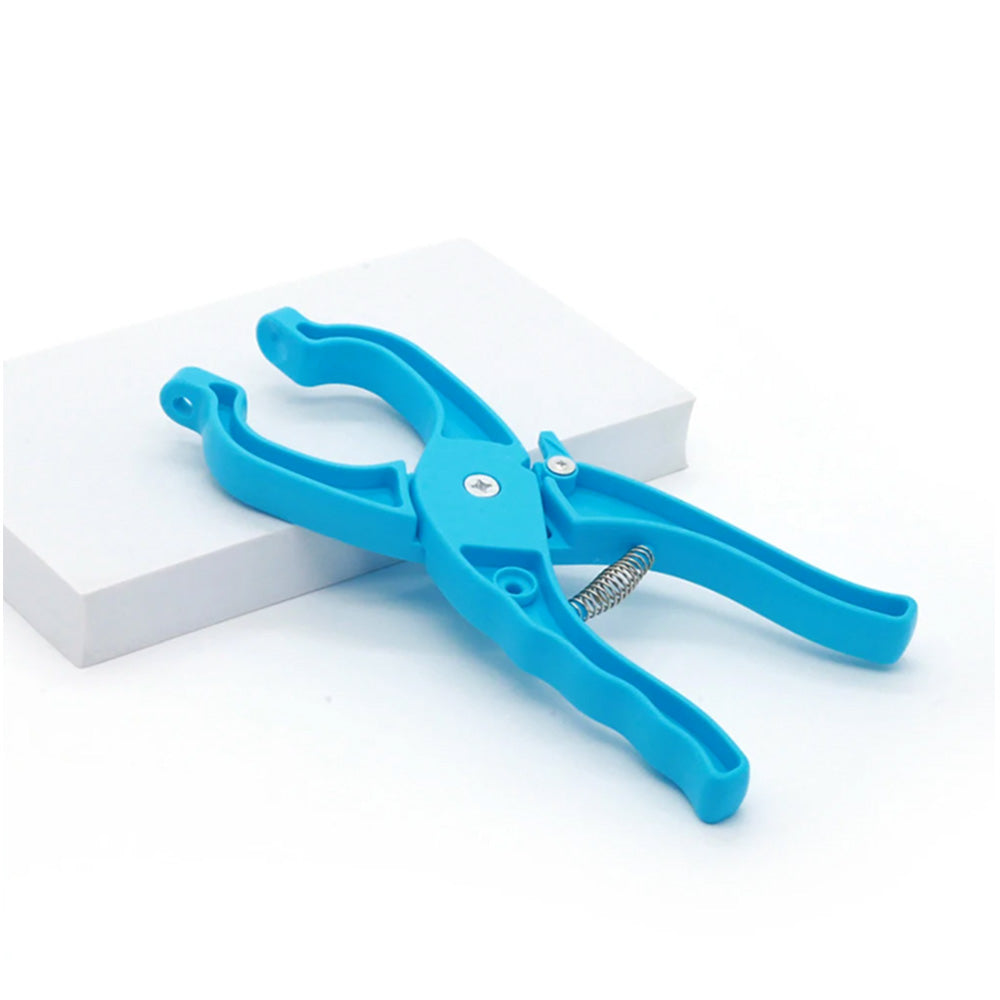 Auxiliary Tool for Attaching Sewing Eyes Knitting Tool Blue