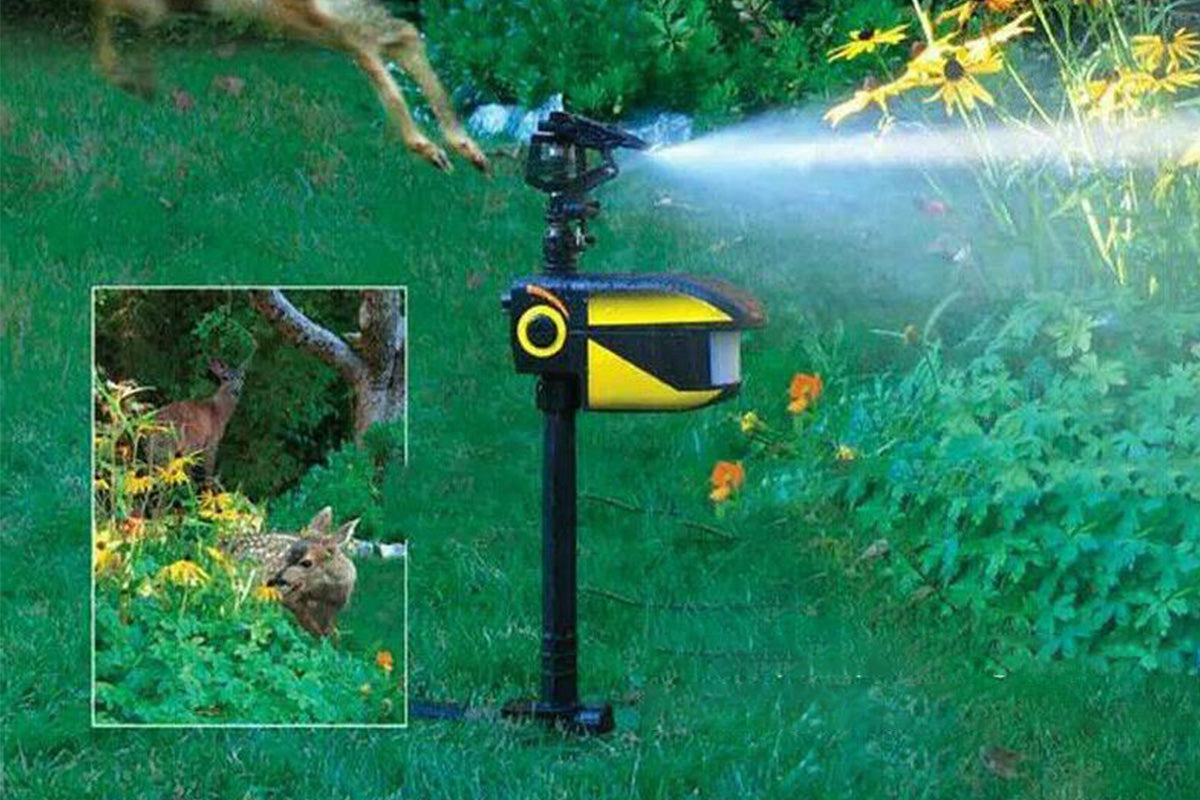 Motion Activated Sprinkler Animal Repellent for Yard Solar Powered Deer Cat and Squirrel Deterrent