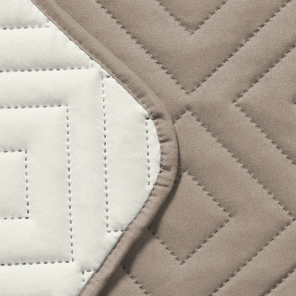 Recliner Chair Cover Water-resistant Reversible Quilted Recliner Chair Cover Sofa Slipcover with Non Slip Strap Couch Protector - Khaki