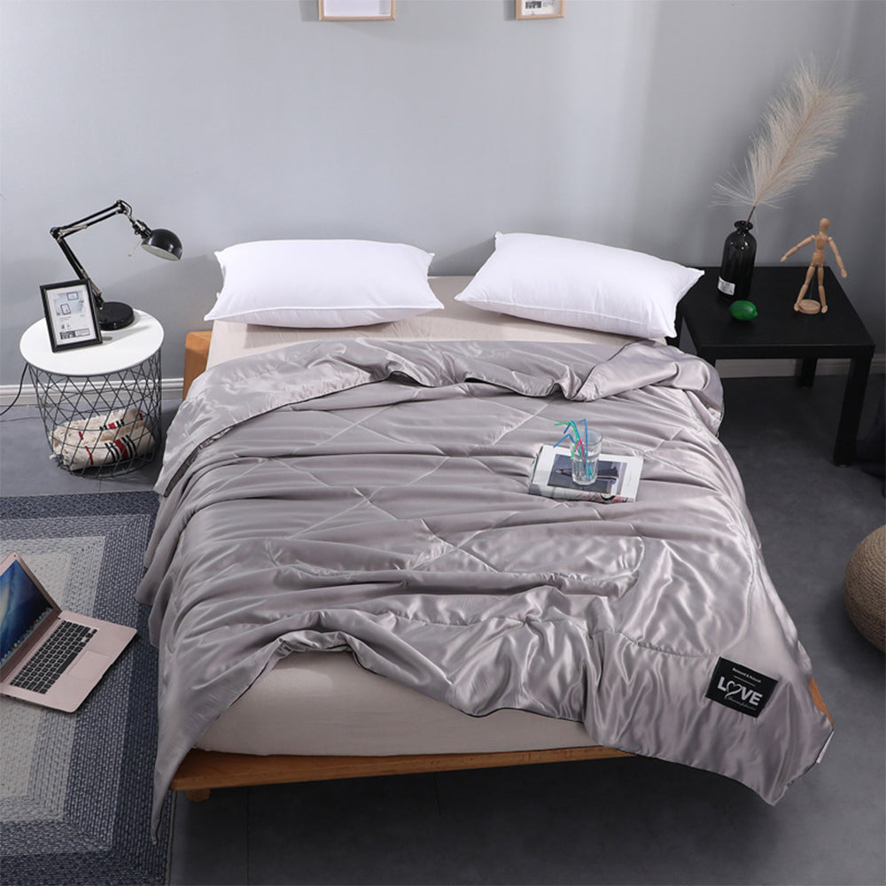 Silk Imitation Summer Cool Air Condition Quilt Washable Quilt Light Grey