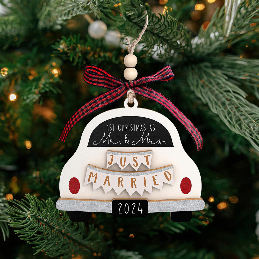 2024  Christmas Ornament Wooden Marriage Ornament for Couples Newlywed Style