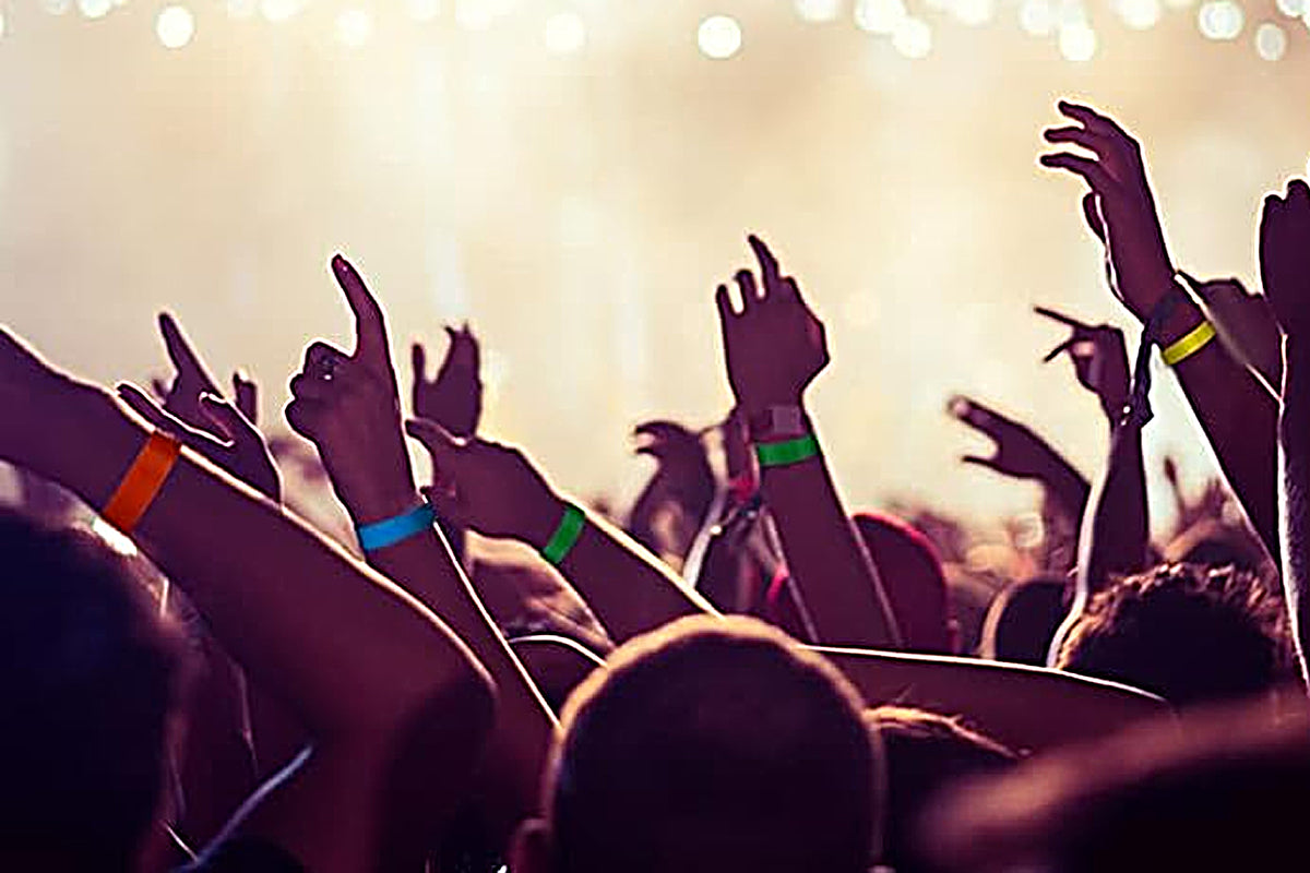 600 Piece Neon Wrist Bands Counts Paper Hand Bands