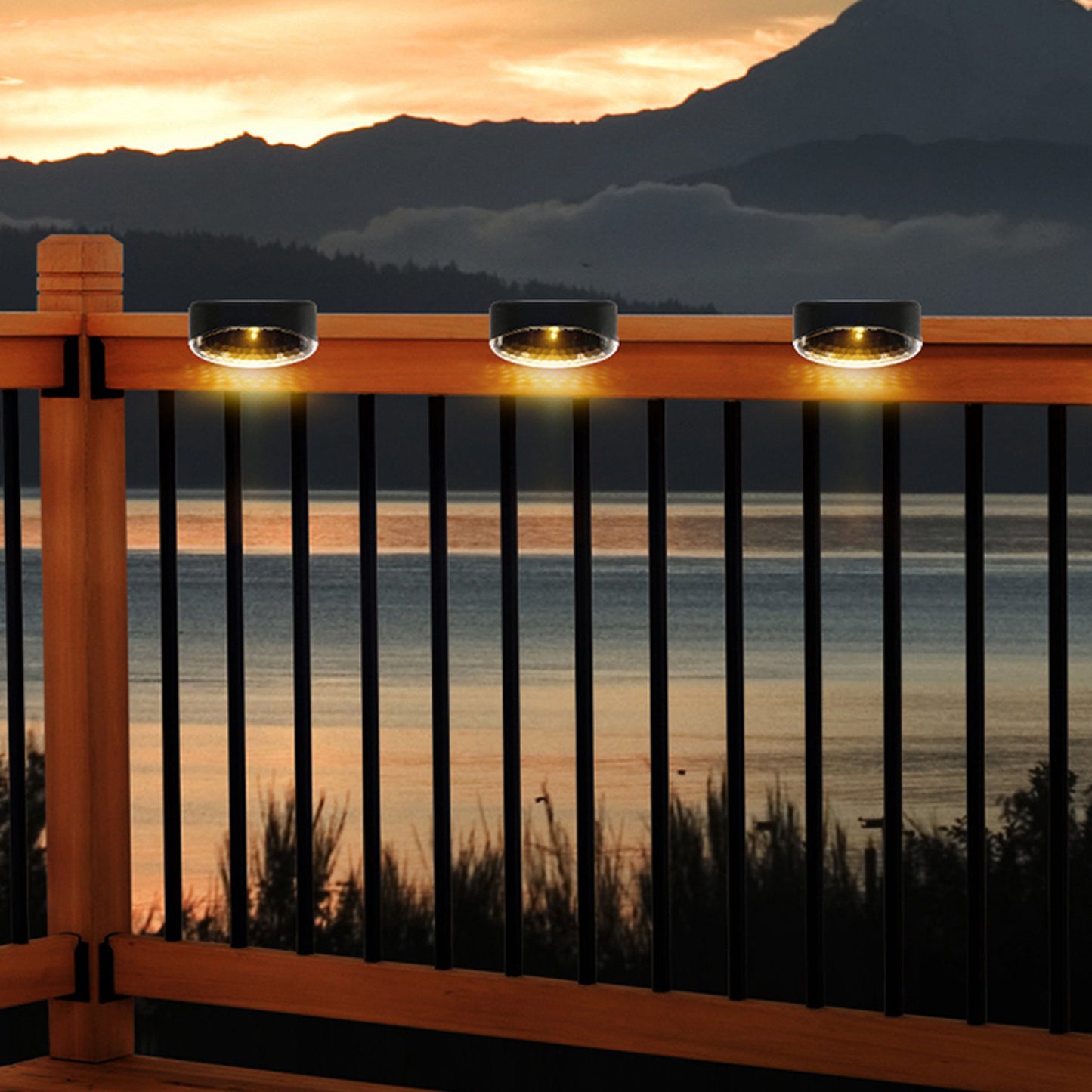 4Pcs Solar Waterproof Fence Yard Lamp Lamp Deck Lights Wall Landscape Lamp -Warm White