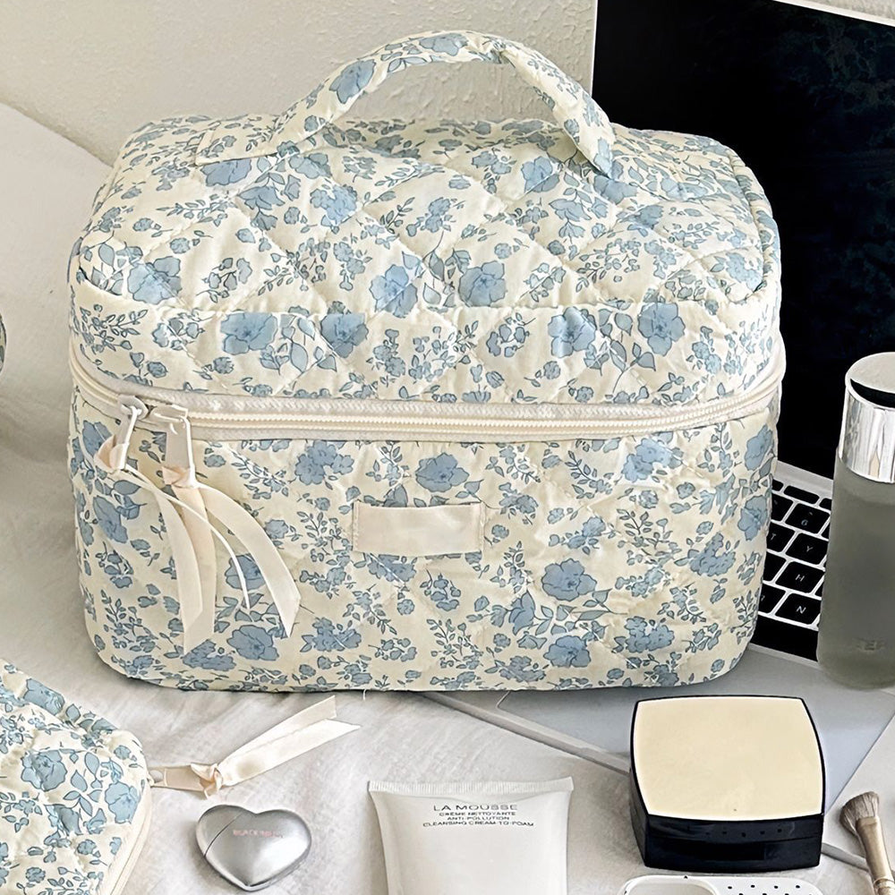 Large Travel Make Up Organizer Bag Floral Cute Cosmetic Bag for Women Girls Aesthetic Toiletry Bag Blue