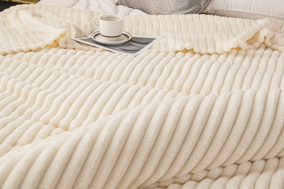 Super Soft Warm Flannel Plush Blankets Throws For Couch Sofa Bed-White