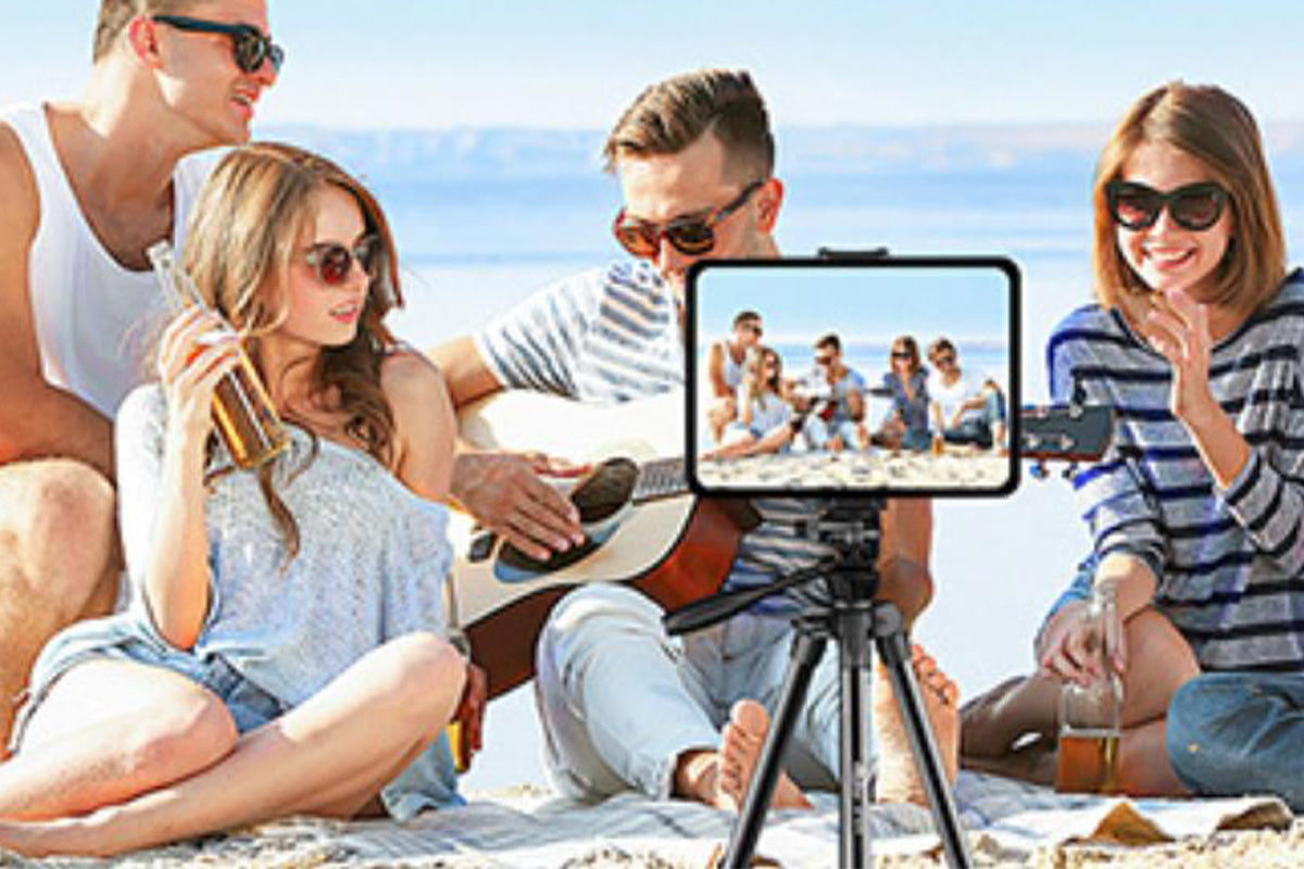 2 in 1 Wireless Lavalier Microphone with Charging Case for iPhone iPad Android Video Recording Vlog Streaming with Lightning USB-C Plug-Play