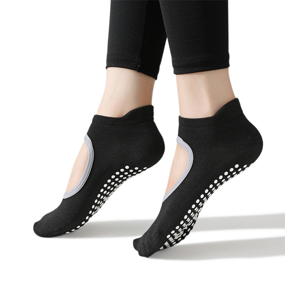 4 Pairs of Anti-Slip Yoga Socks Comfortable Pilates Socks with Grips for Workout Barre