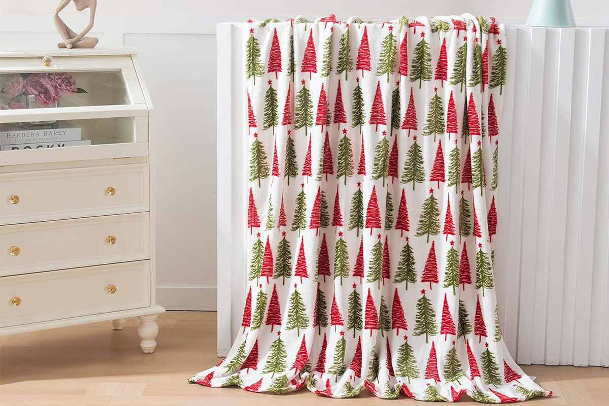 Breathable Christmas Blanket Elegant Comfort Luxury Velvet Fleece Christmas Tree Blanket Cozy Throws for Winter Bedding-Christmas Tree