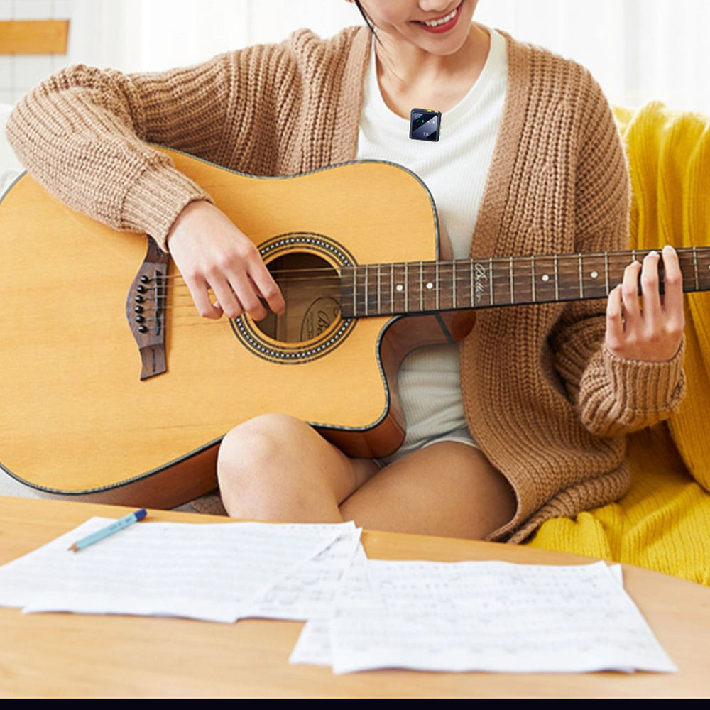 2Pcs Wireless Lavalier Microphone Lapel Microphone for Interview Vlog Live Stream iPhone Lightning Style