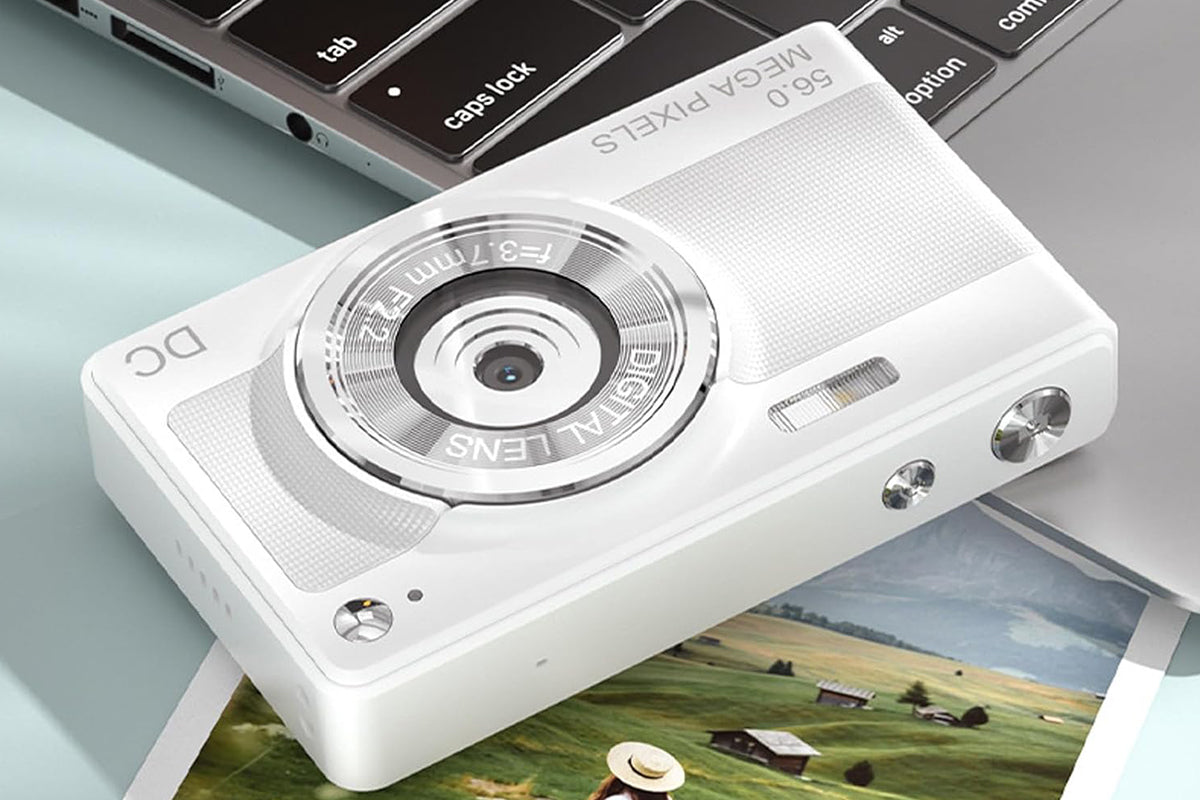 2.8 Inch Digital Camera 1080P Video Camera with 32GB Card 8X Zoom Anti Shake Compact Small Camera-White
