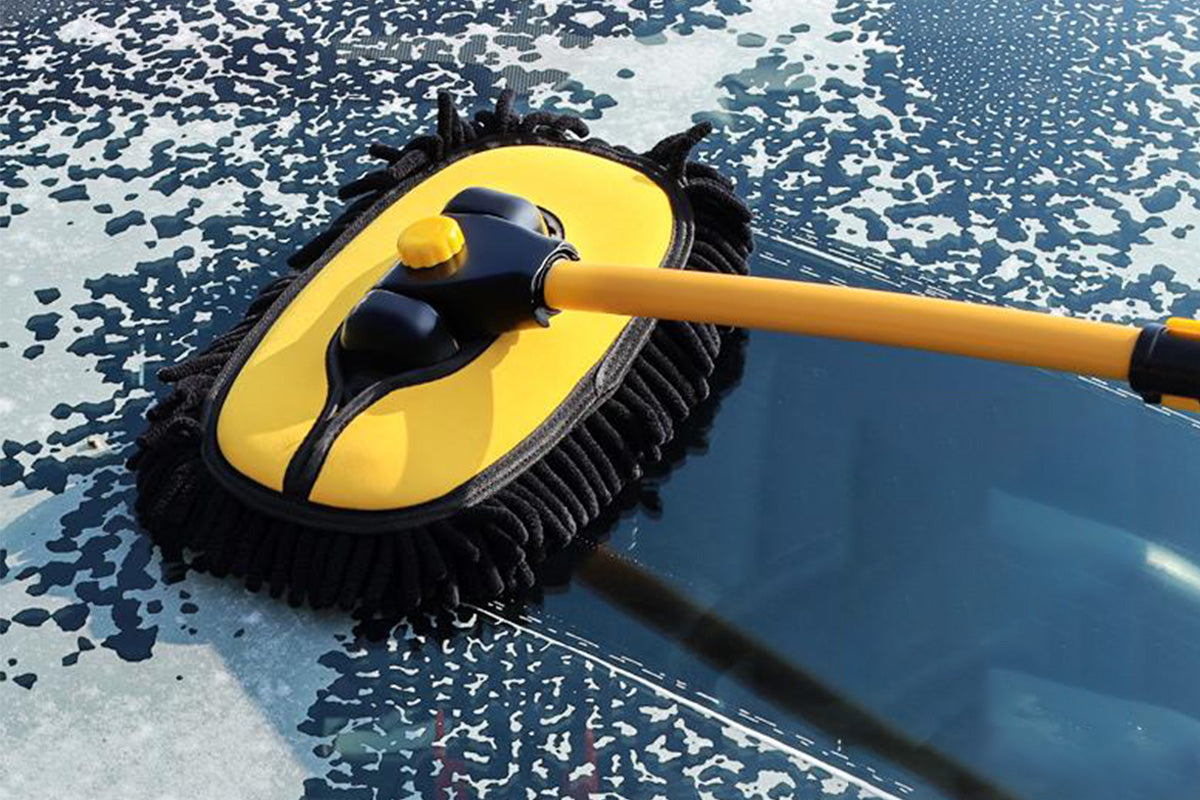 102cm Telescopic Adjustable Car Wash Mop Brush Kit with 15 Degree Curved Long Handle for Vehicle Cleaning -Yellow