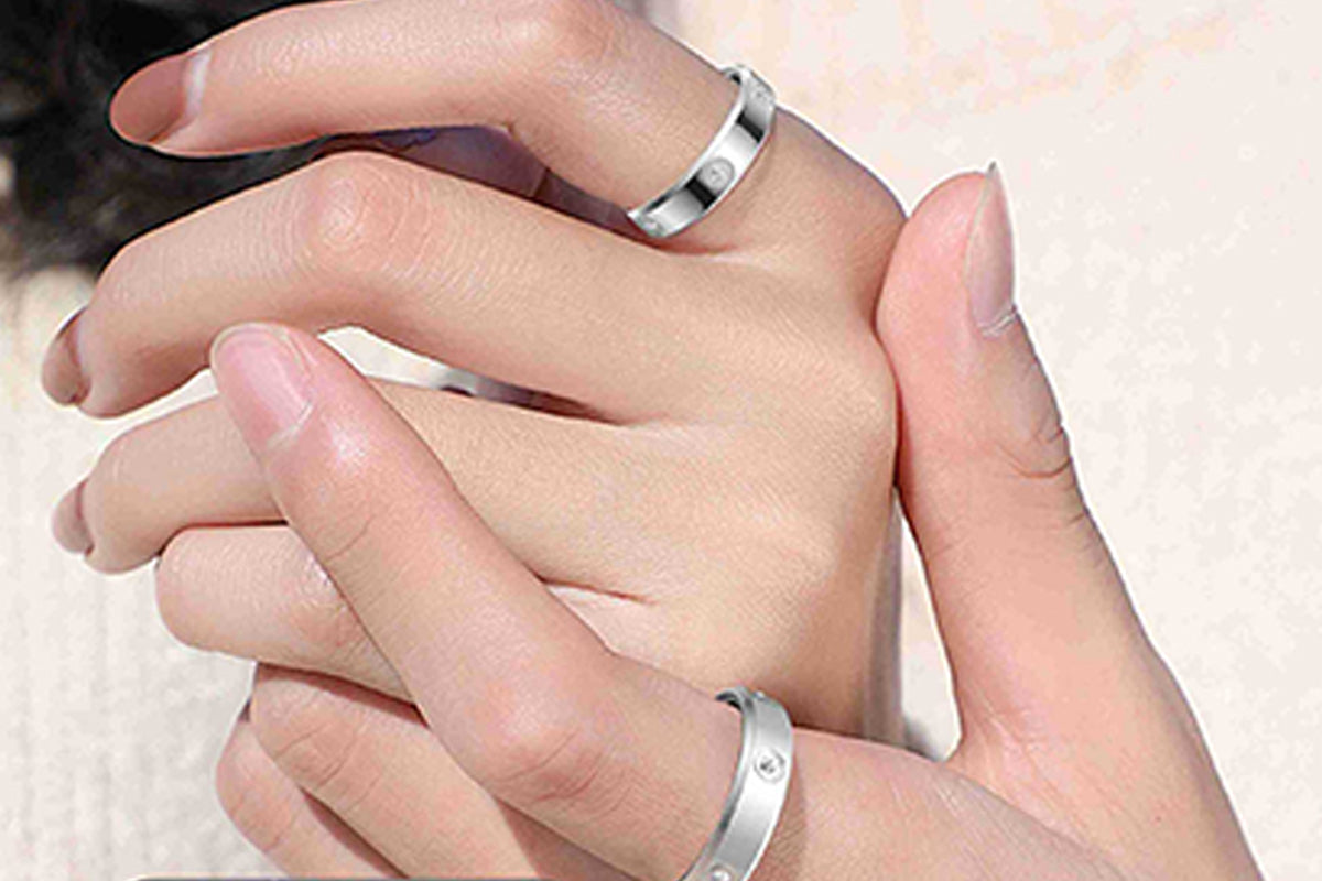 Elegant Stainless Steel Smart Ring with Charging Case - Silver