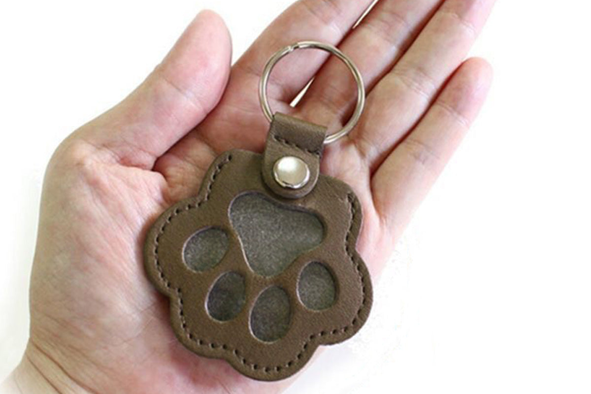 4Pcs Pet Paw Shaped Key Chain Pet Fur Key Chain Pet Memorial Gift Key Ring-Brown