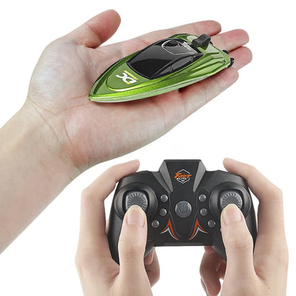 2.4GHz Remote Control Boat Toy Rechargeable Racing RC Boat Toy Green