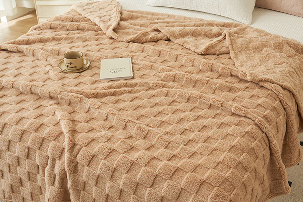 Soft Fleece Throw Blanket Checkered Jacquard Throw Blanket for Couch Bed-Brown