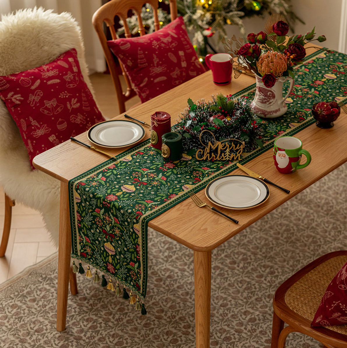 Christmas Jacquard Table Runner with Tassels - Green