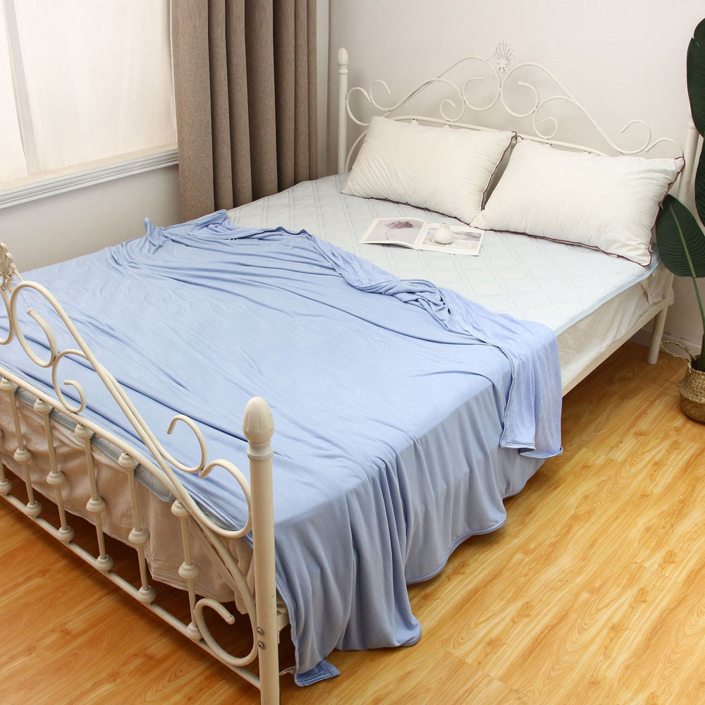 Summer Cooling Blanket with Single Sided Cold Effect Suitable for Hot Sleeper and Night Sweat 180 x 200cm-Blue