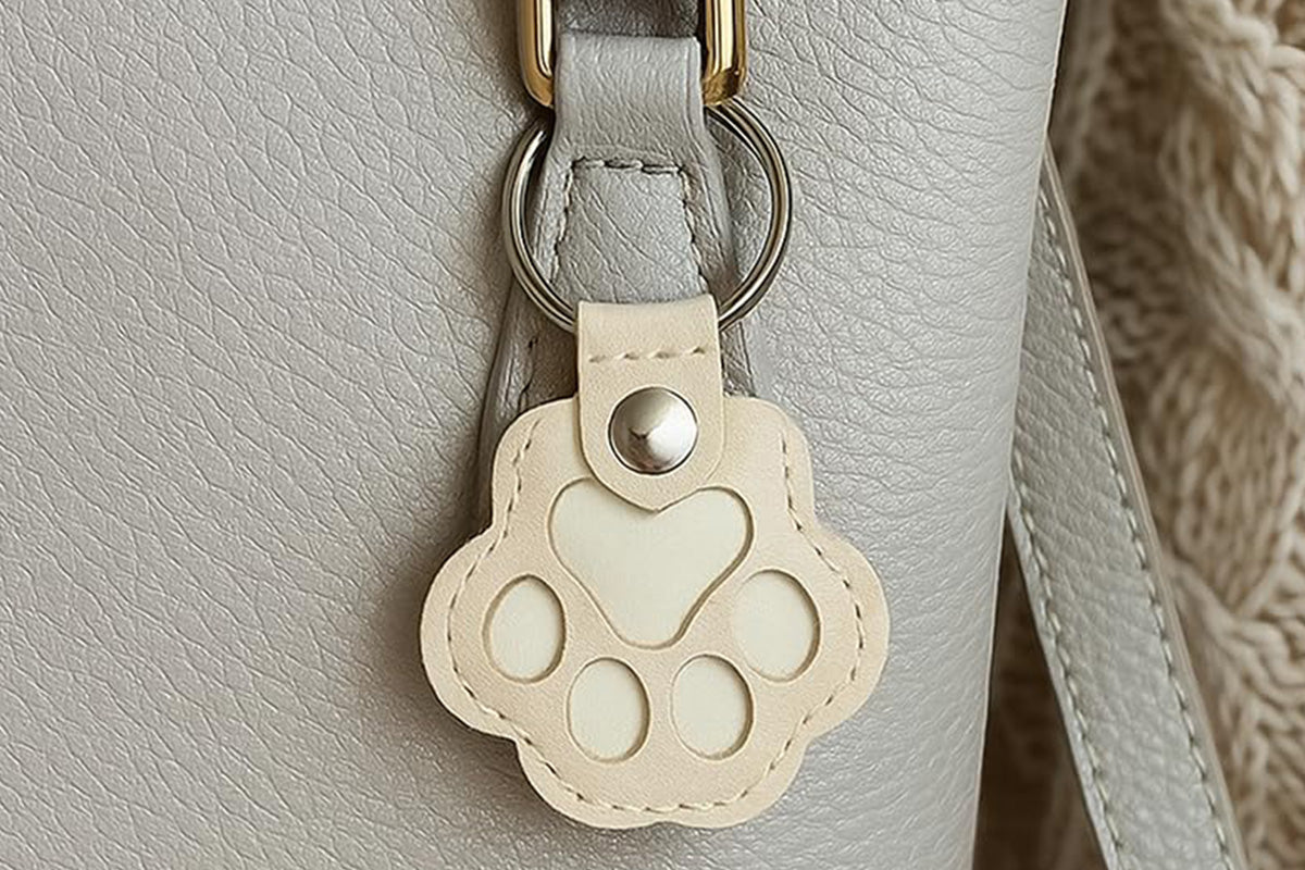 2PCS Pet Paw Shaped Key Chain Pet Fur Key Chain Pet Memorial Gift Key Ring-White