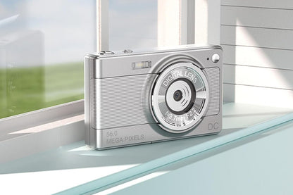 2.8 Inch Digital Camera 1080P Video Camera with 32GB Card 8X Zoom Anti Shake Compact Small Camera-Silver