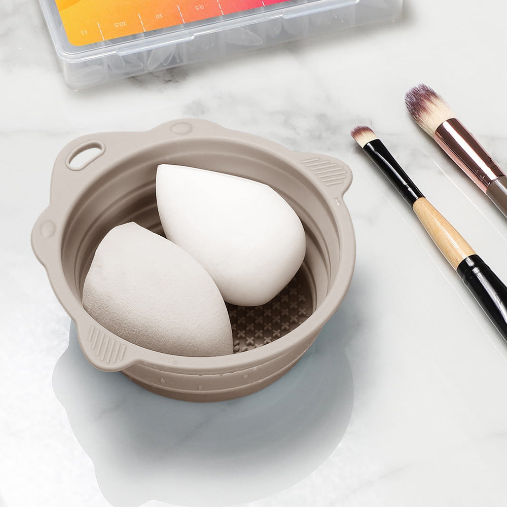2Pcs Foldable Makeup Brush Cleaner Bowl Portable Silicone Cleaning Tool for Cosmetic Brushes Powder Puffs Sponges Khaki