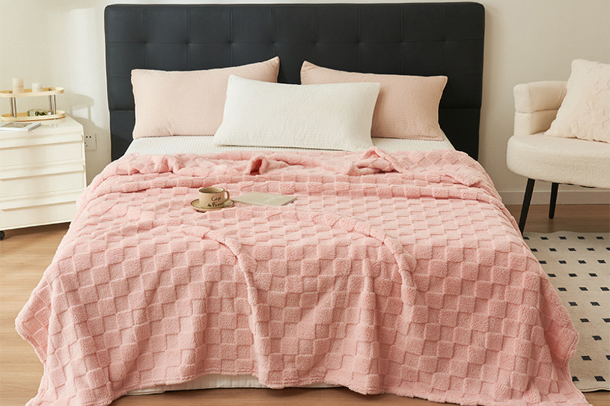 Soft Fleece Throw Blanket Checkered Jacquard Throw Blanket for Couch Bed-Pink
