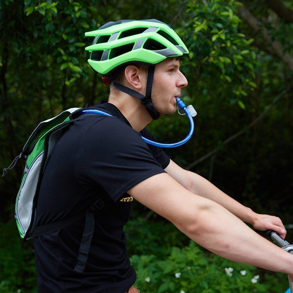 Hydration Backpack Pack with 2L Water Bladder Water Rucksack Backpack for Hiking Running Biking Green