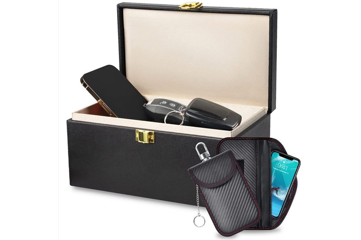 2Pcs Keyless Entry RFID Signal Blocking Cage with 2Pcs Key Pouches