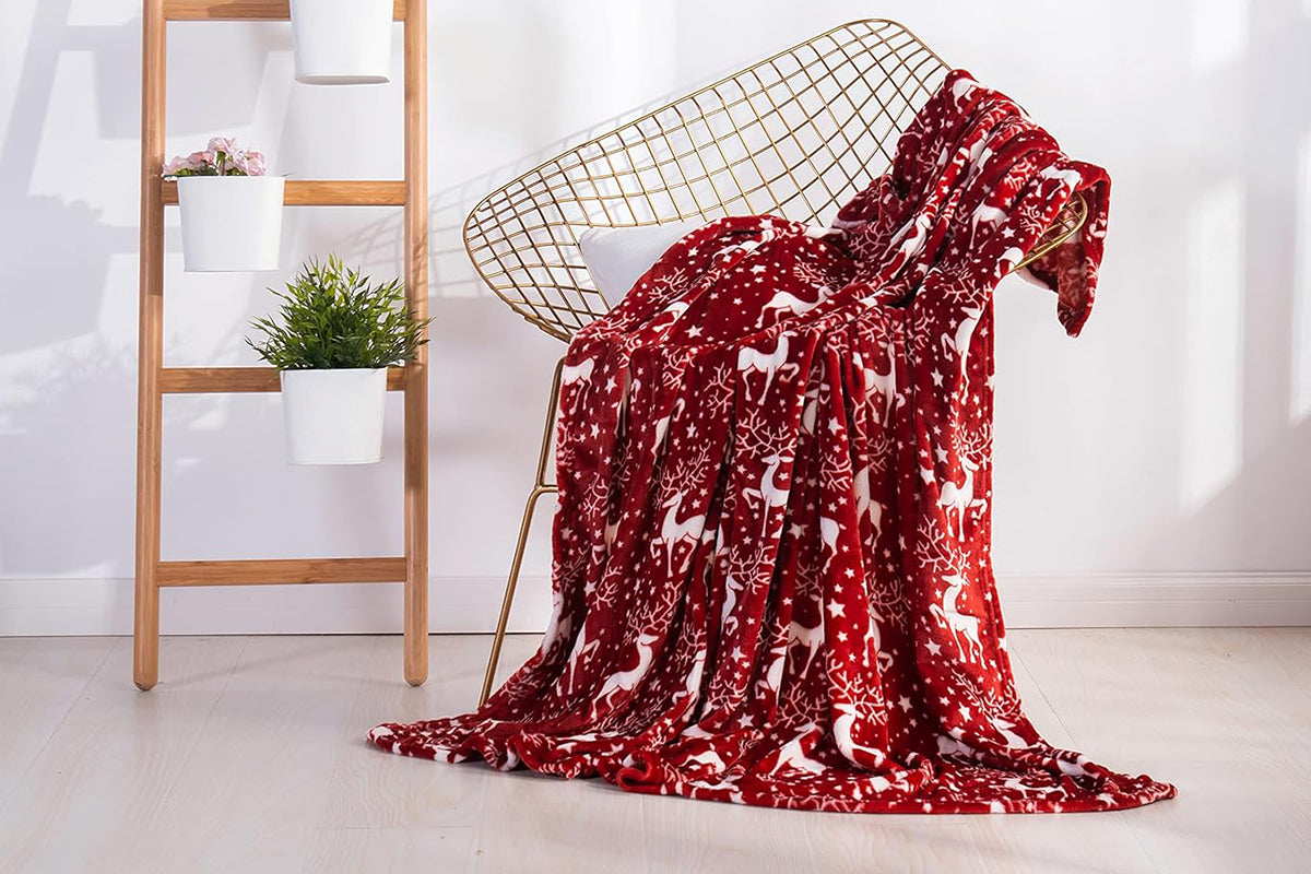 Breathable Christmas Blanket Elegant Comfort Luxury Velvet Fleece Christmas Tree Blanket Cozy Throws for Winter Bedding-Red Reindeer