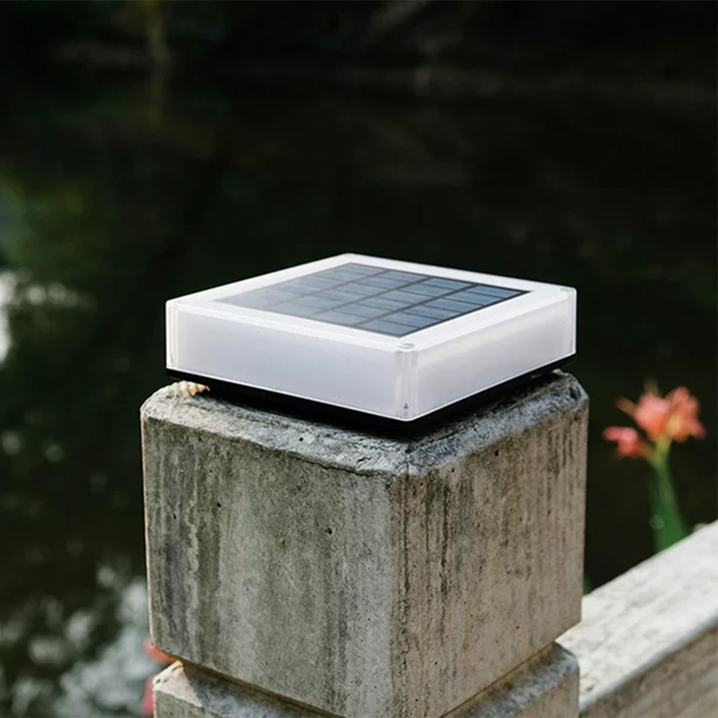 2Pcs Solar Column Lamp Outdoor 28 LEDs Wall Fence Column Lamp