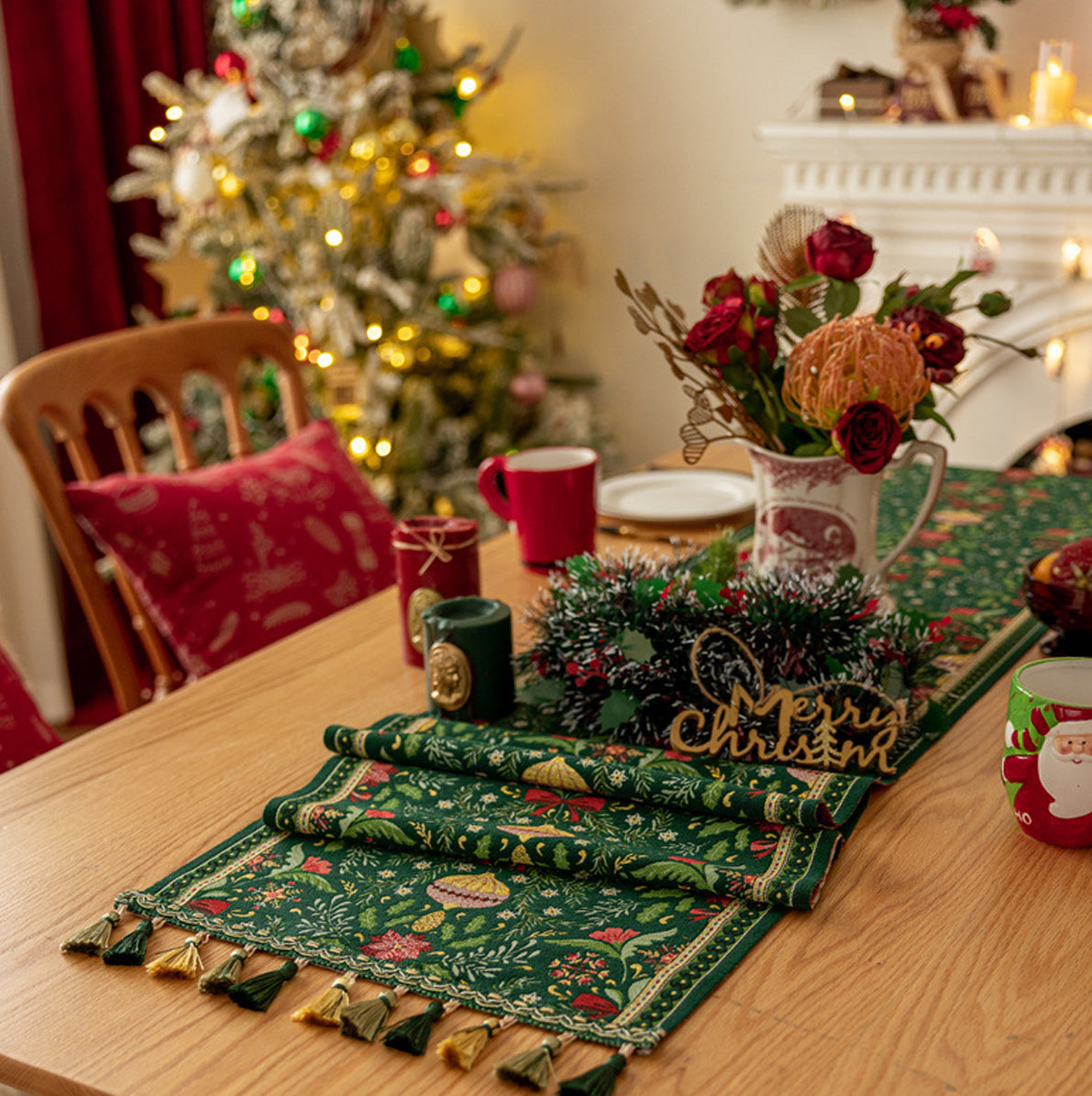 Christmas Jacquard Table Runner with Tassels - Green