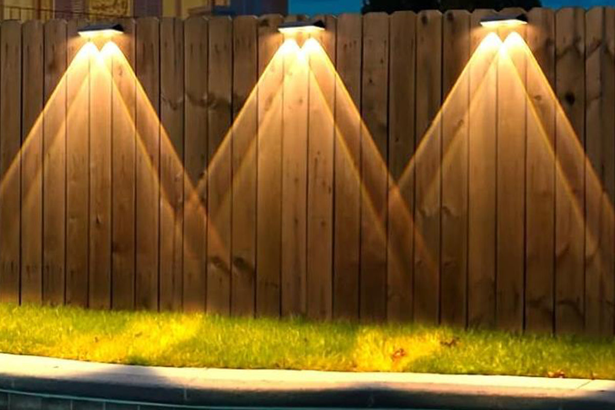 2Pcs Solar Fence Lights Outdoor Solar Lights Outdoor Waterproof for Backyard Railing -3 White Light Modes