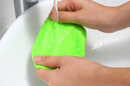 Car Window Cleaner with 4 Washable Microfiber Pads - Green