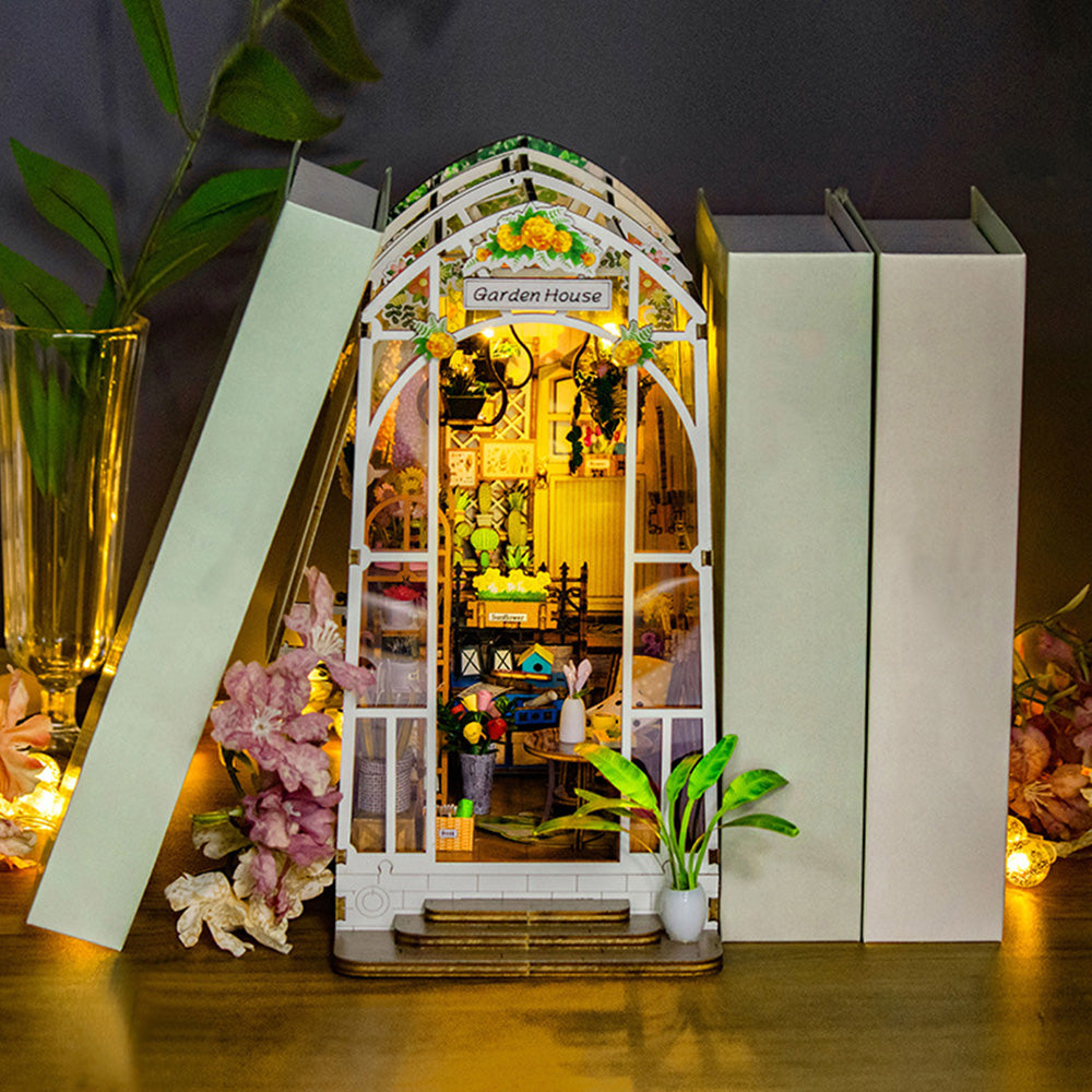 3D DIY Book Nook Puzzle Kit Garden House Miniature Dollhouse Shelf Insert
