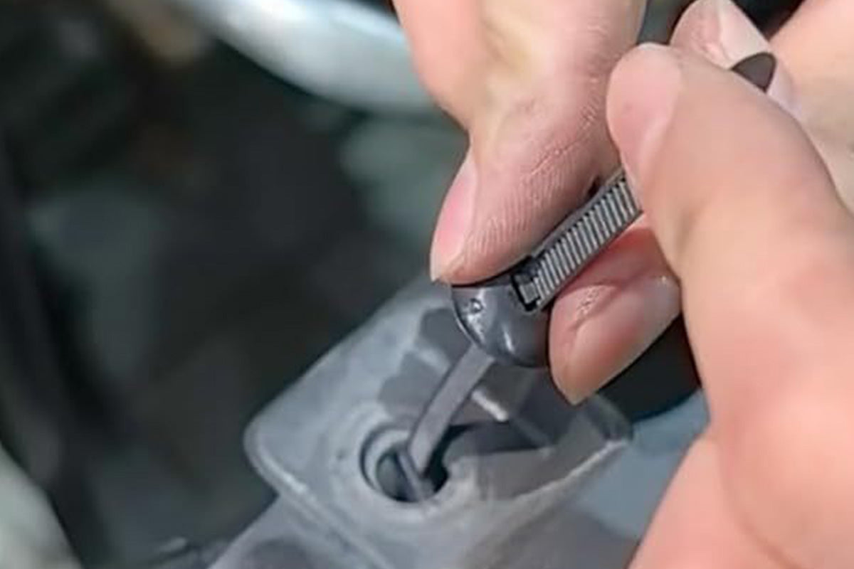 200Pcs Nylon Universal Cable Tie Buckle Zip Tie for Car Repair Wire Bundling