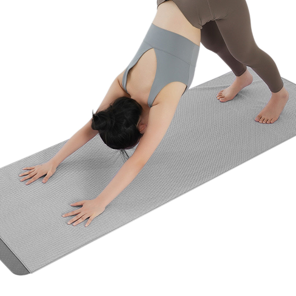 Hot Yoga Towel Microfiber Sweat Anti-Slip Yoga Mat Towels for Bikram Pilates-Grey