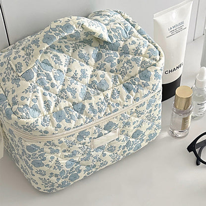 Large Travel Make Up Organizer Bag Floral Cute Cosmetic Bag for Women Girls Aesthetic Toiletry Bag Blue
