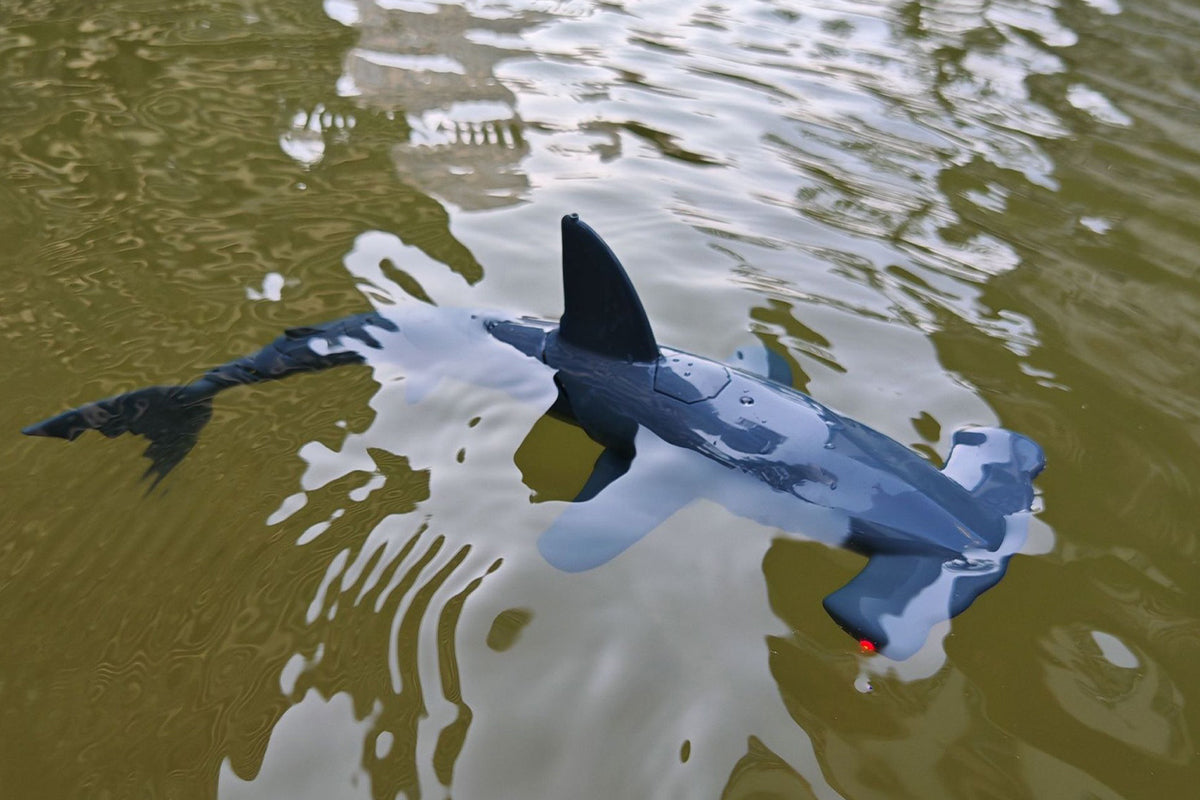 2.4Ghz Remote Control Shark Toy for Boys Electric RC Sharks Fish Toys with Light -Blue