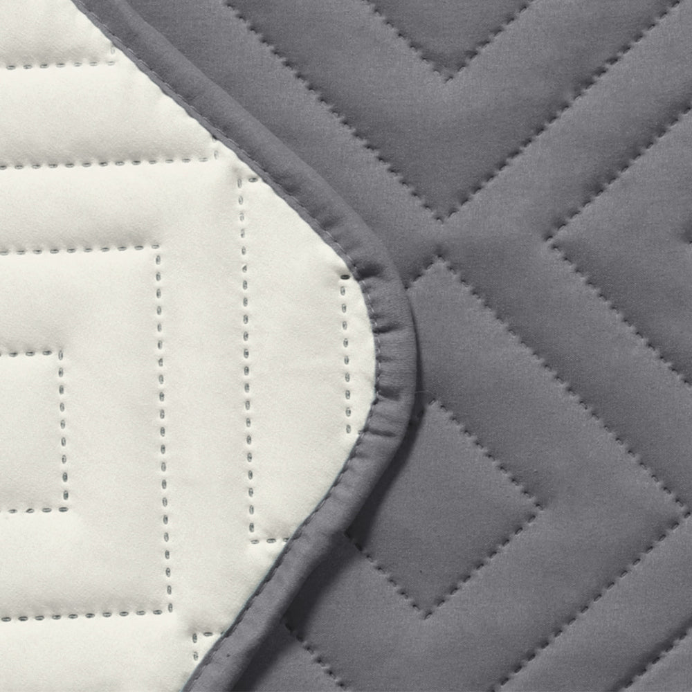 Recliner Chair Cover Water-resistant Reversible Quilted Recliner Chair Cover Sofa Slipcover with Non Slip Strap Couch Protector - Grey