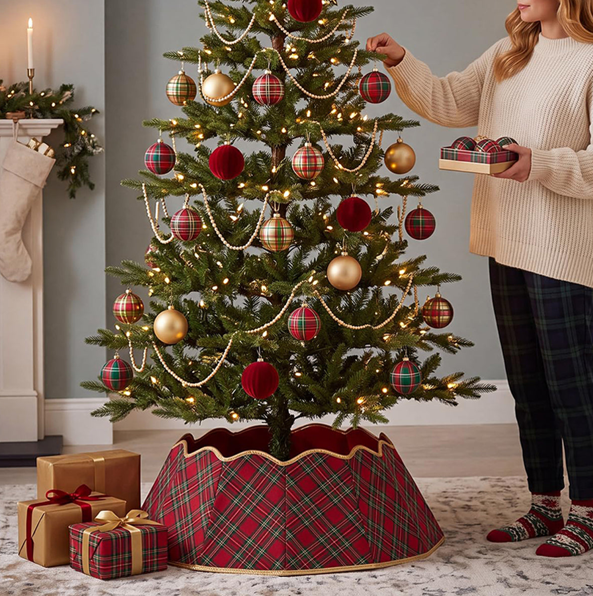 75cm Round Foldable Christmas Tree Skirt with Gold Trim