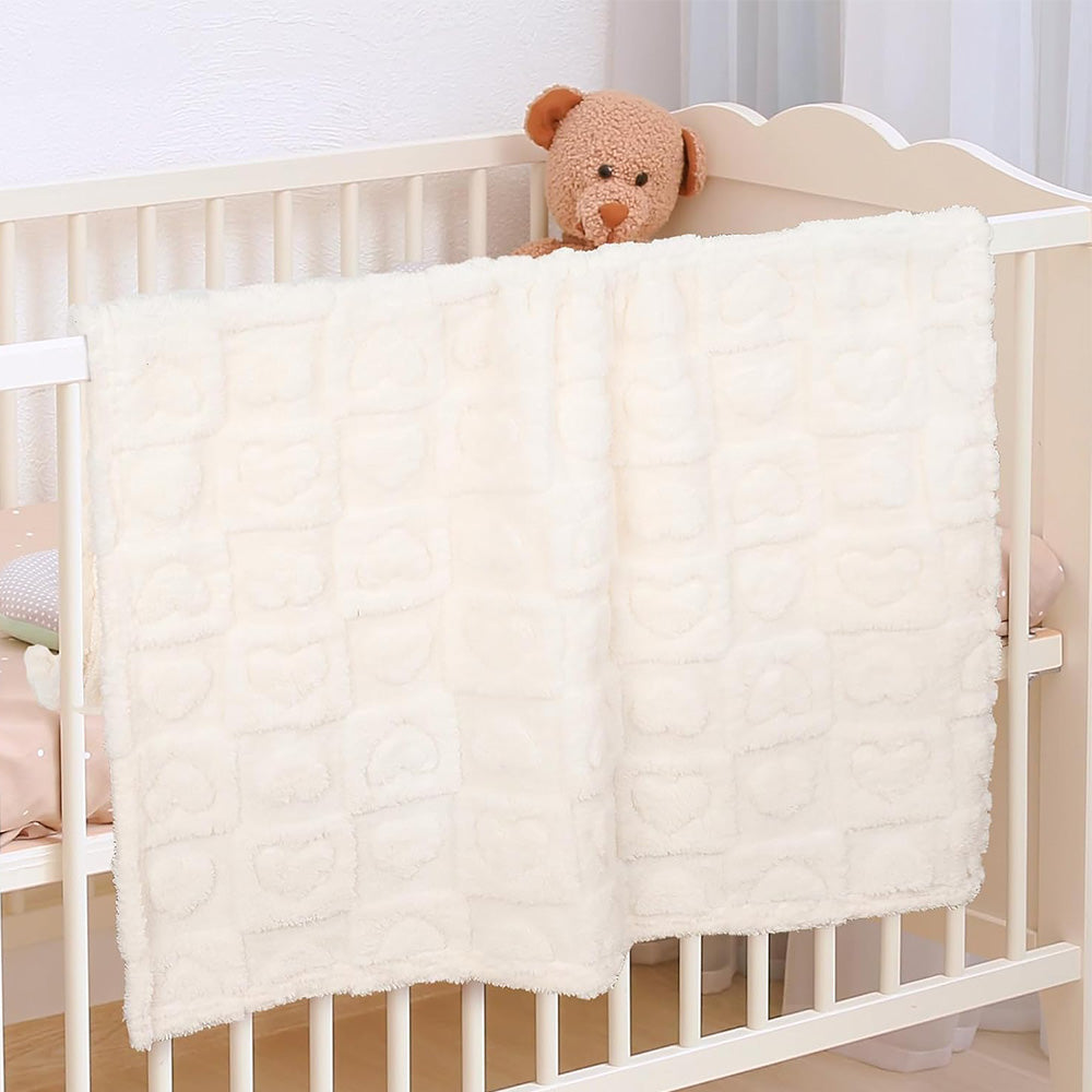 Cozy Fleece Blanket Heart Checkered Blanket for Sleeping Napping White