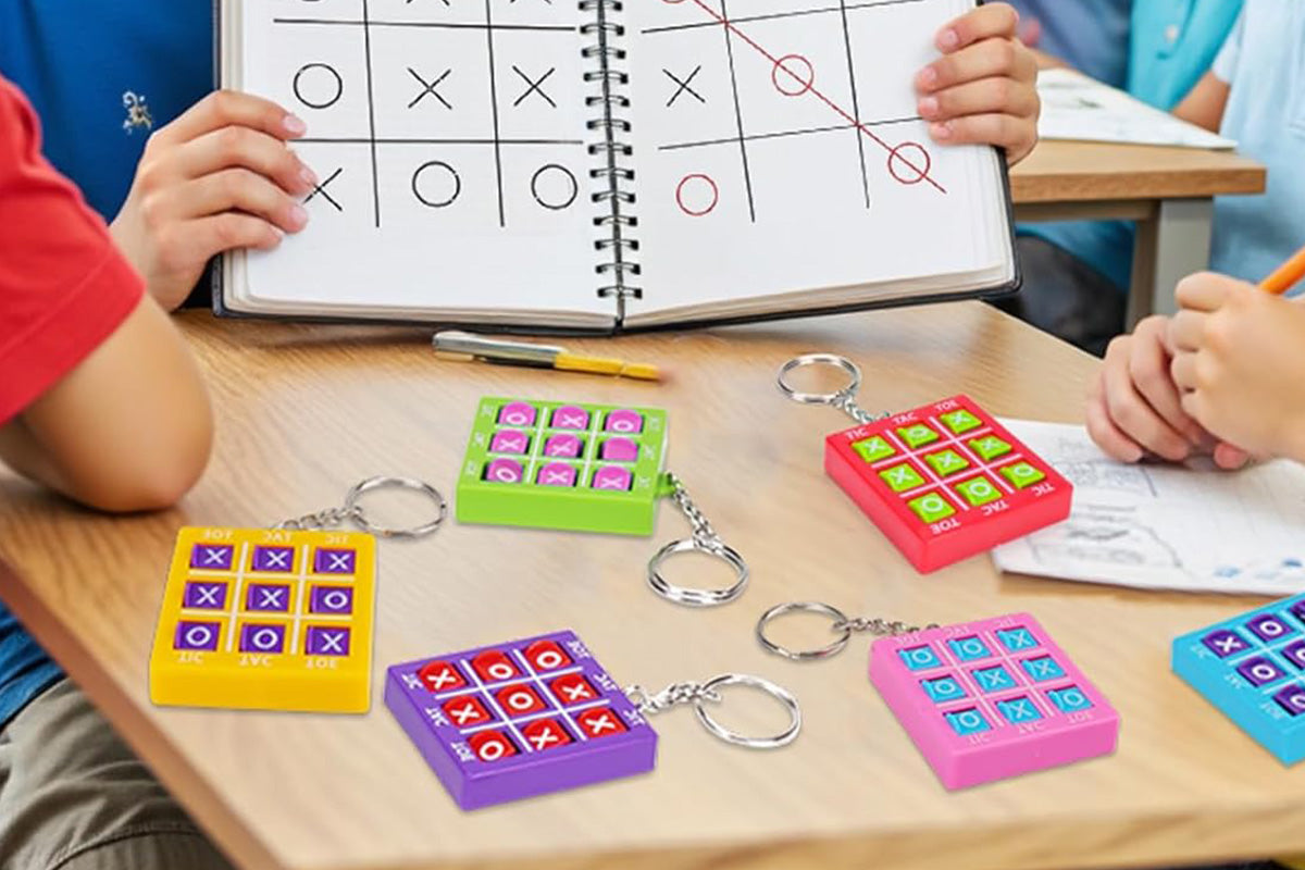 10-Pack Portable Tic Tac Toe Game Colorful Keychain Set
